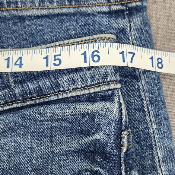 Madewell Distressed Style The Mom Jean Size 31 - Picture 8 of 11